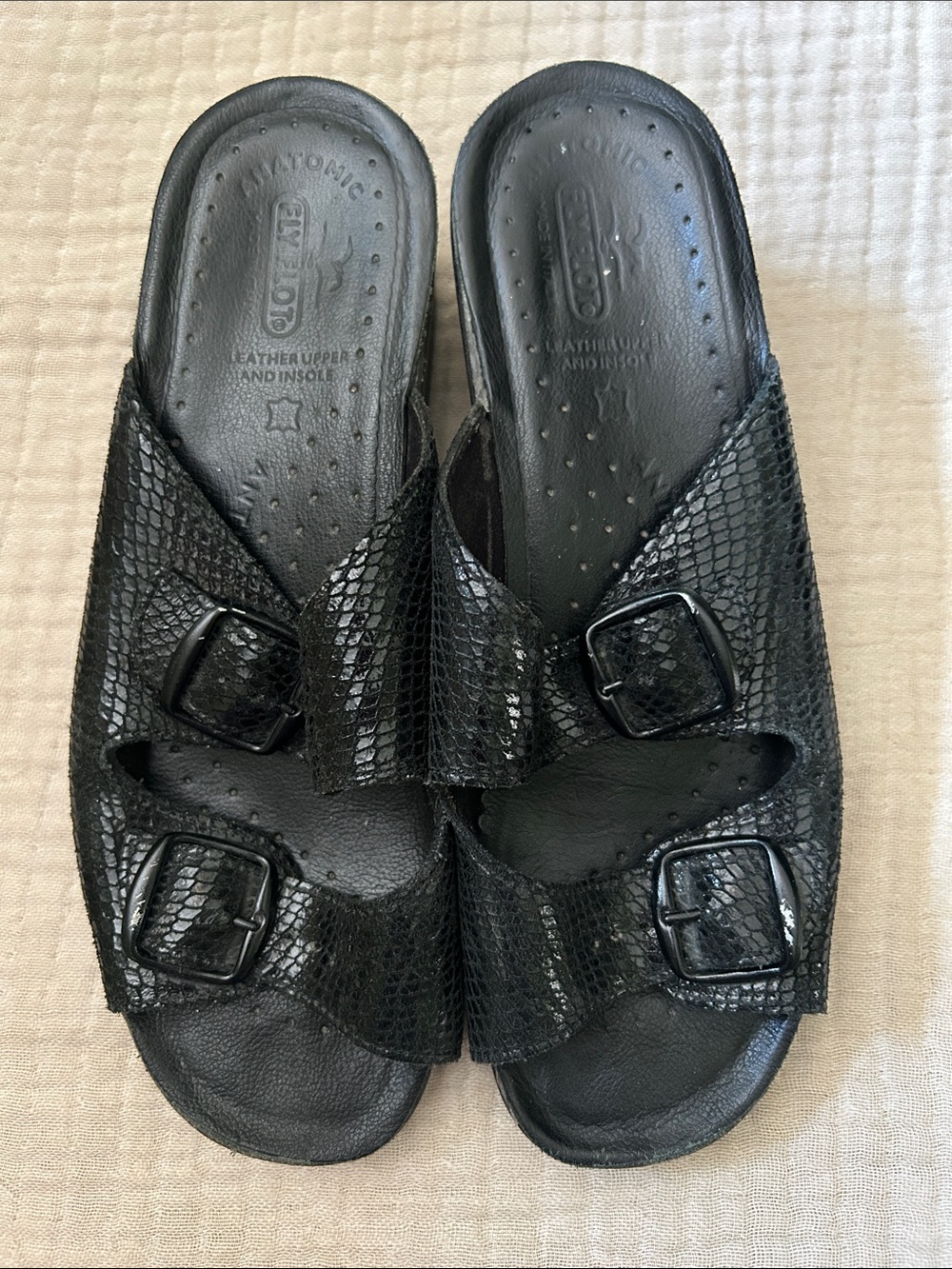 Comfort Slide Sandals with Buckle Straps - Black